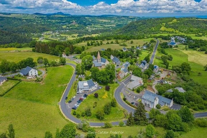 Hôtel pour 4 personnes, avec jardin et vue à Saint-Victor-la-Rivière - 2