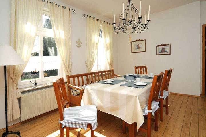 Ferienwohnung für 3 Personen, mit Garten in Wustrow - 2