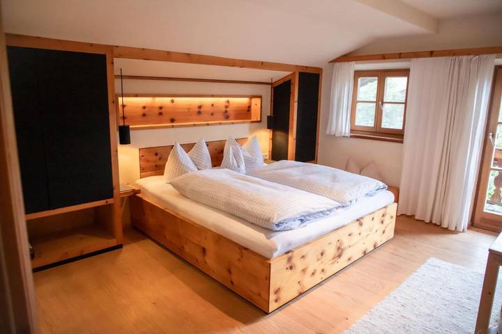 Chambre d’hôte pour 2 personnes, avec jardin et vue, animaux acceptés à Kreuth