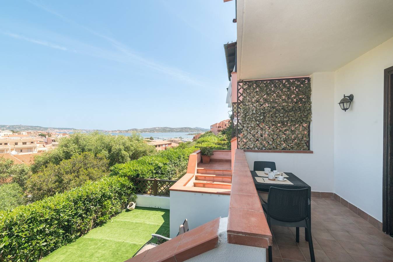Entire apartment, Apartment 'La Gioia' with Sea View, Wi-Fi and Air Conditioning in Palau (town), Palau (Sardinia)