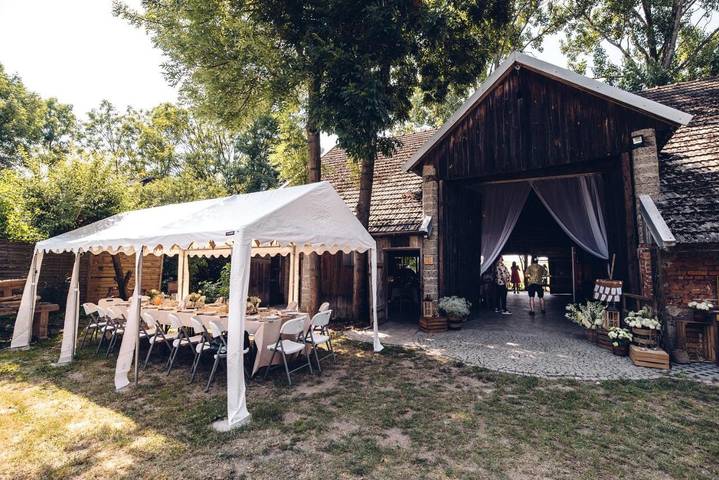 Ferienwohnung für 19 Personen, mit Garten und Ausblick sowie Pool, mit Haustier - 1