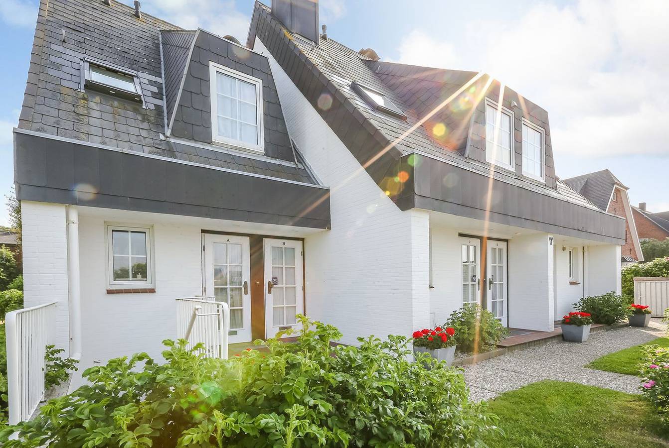 Ganze Wohnung, In einer ruhigen Sackgasse erwartet Sie dieses Urlaubsdomizil. in Wenningstedt, Sylt