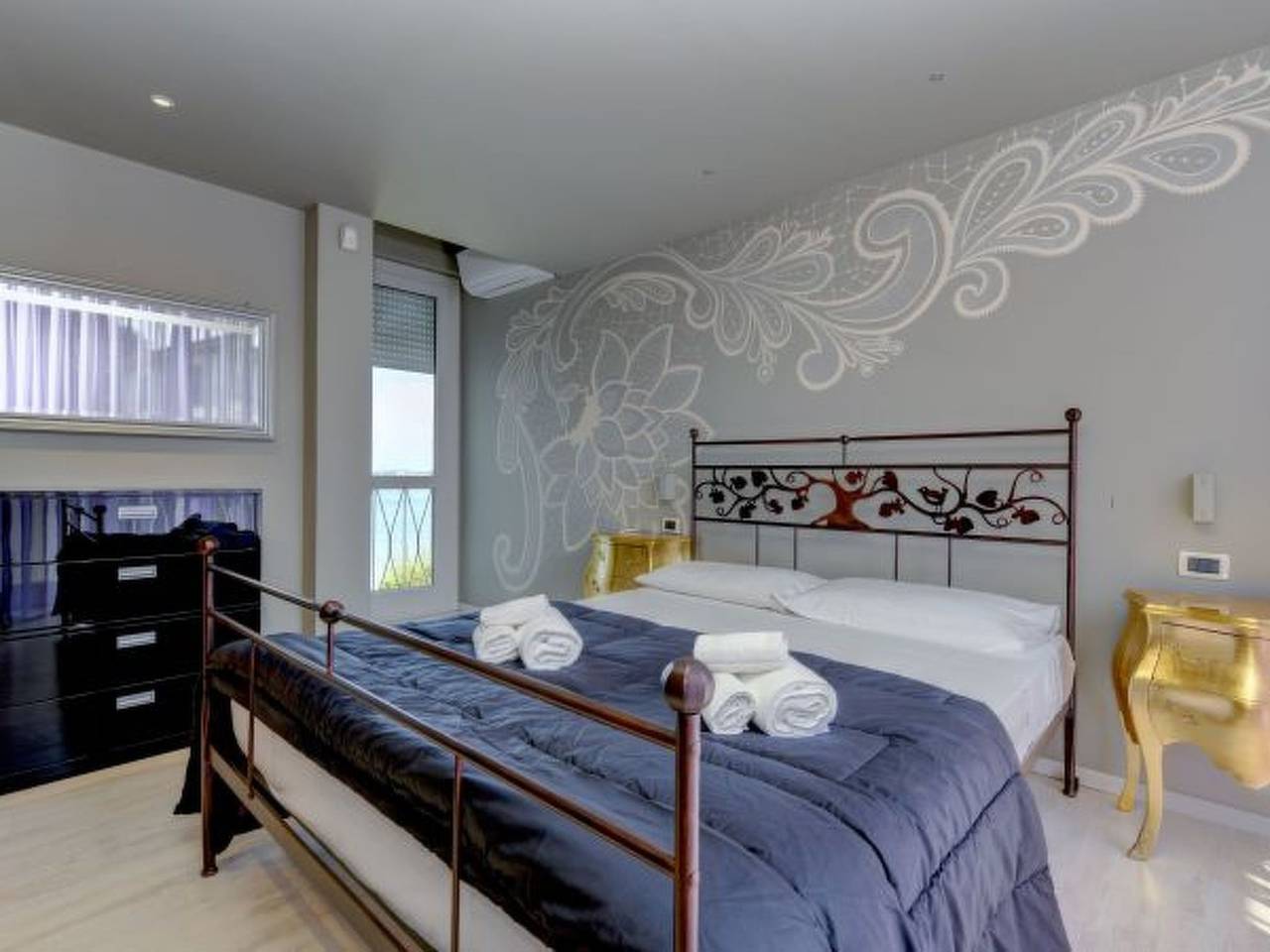 Desenzanoloft Villa Meraviglia am See in Desenzano del Garda, Gardasee-Berge