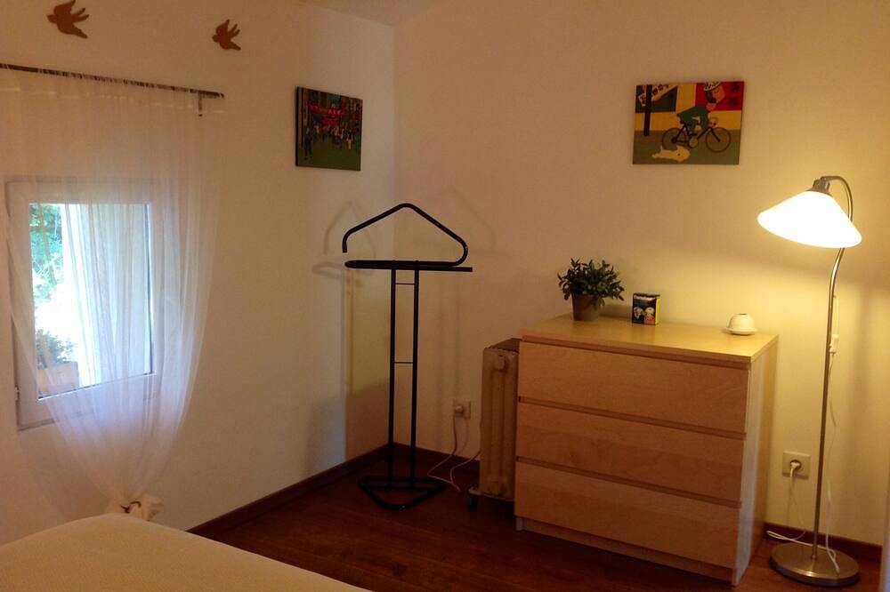 Appartement entier, Superbe appartement au 2ème et dernier étage d'une maison de village! in Le Barroux, Parc naturel régional du Mont-Ventoux