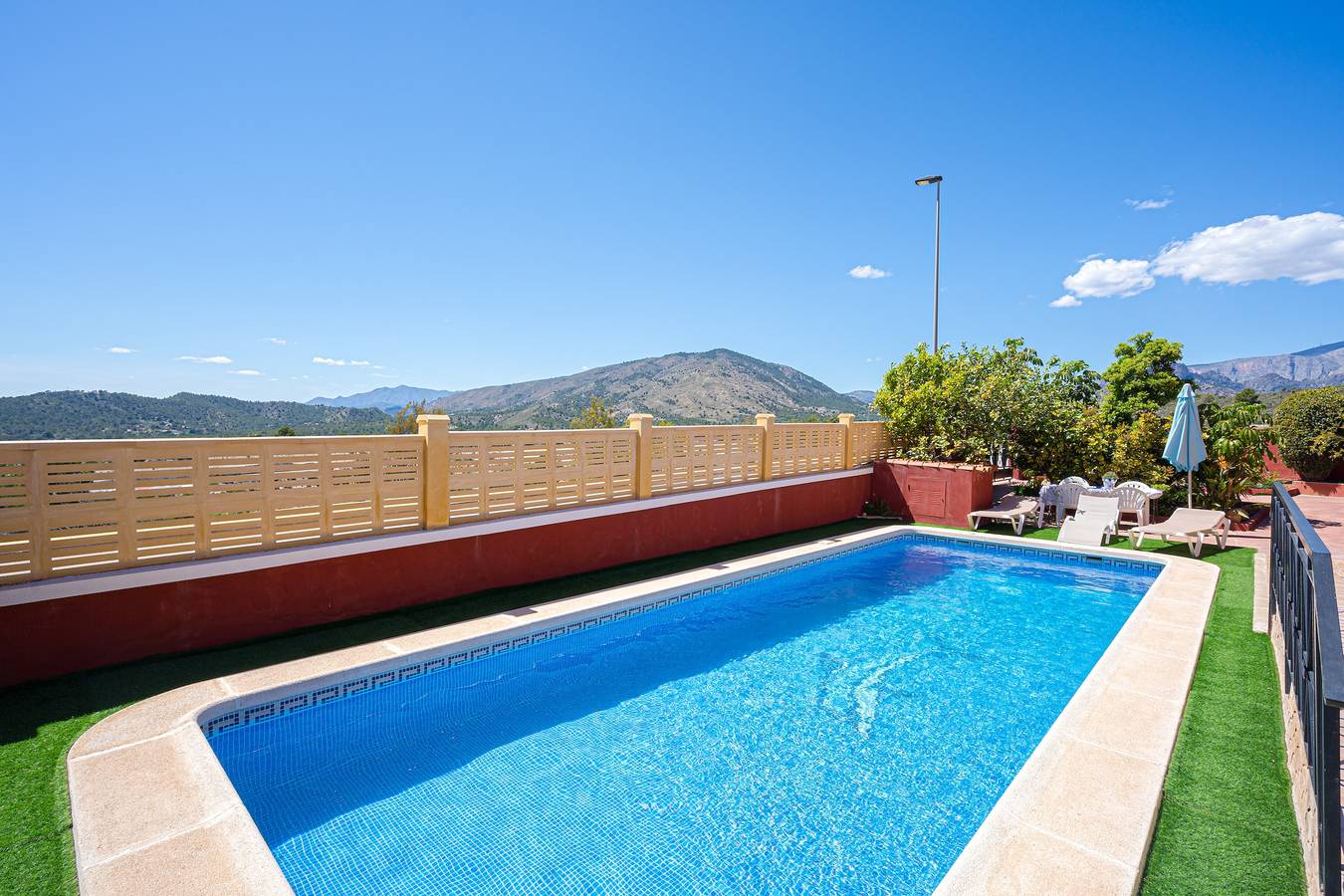 Apartamento 'Casa Meli' con vistas a la montaña, piscina, jardín y Wi-Fi in Finestrat, Costa Blanca