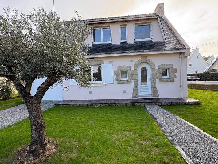 Location de vacances pour 8 personnes, avec terrasse et jardin, animaux acceptés dans Casino de Quiberon
