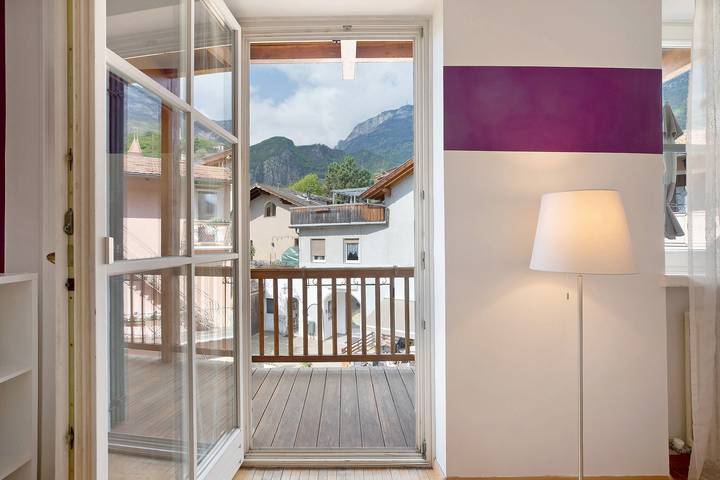 Appartamento intero, Appartamento vacanze "Wally" con vista sulle montagne, balcone e Wi-Fi in San Michele, Appiano