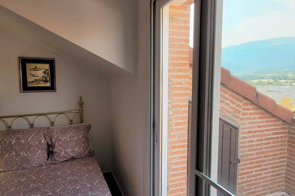 Entire apartment, V5 Casa Castillo Vut 2ª floor by Naturadrada in La Adrada, Ávila Region