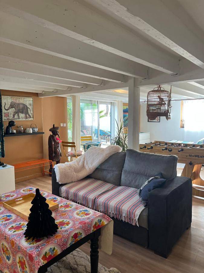 Chambre d’hôte pour 2 personnes, avec jardin et terrasse ainsi que piscine et vue