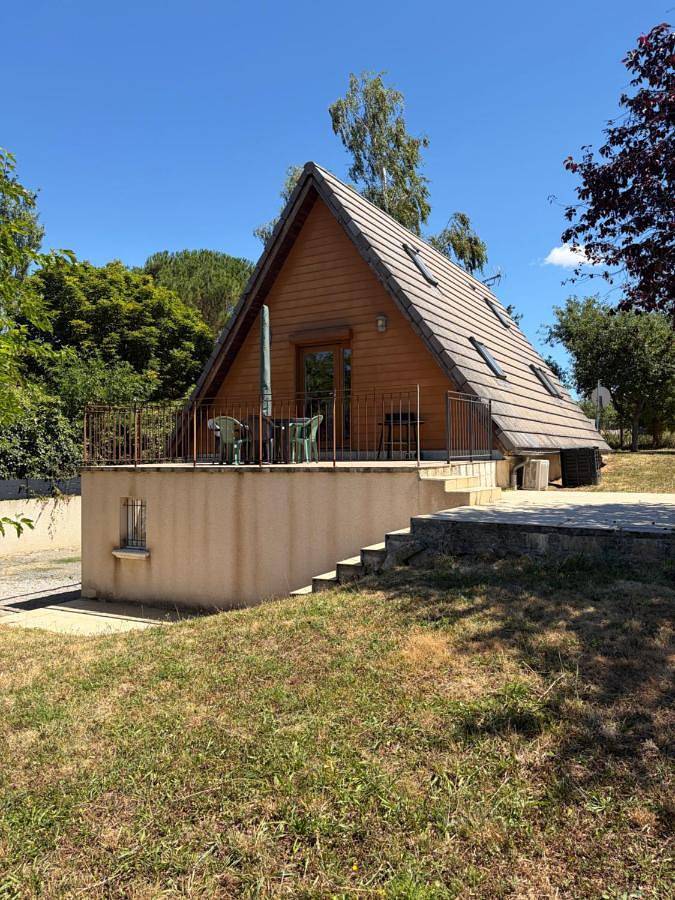 Gîte pour 8 personnes, avec Terrasse ainsi que Jardin et Vue à Drulhe
