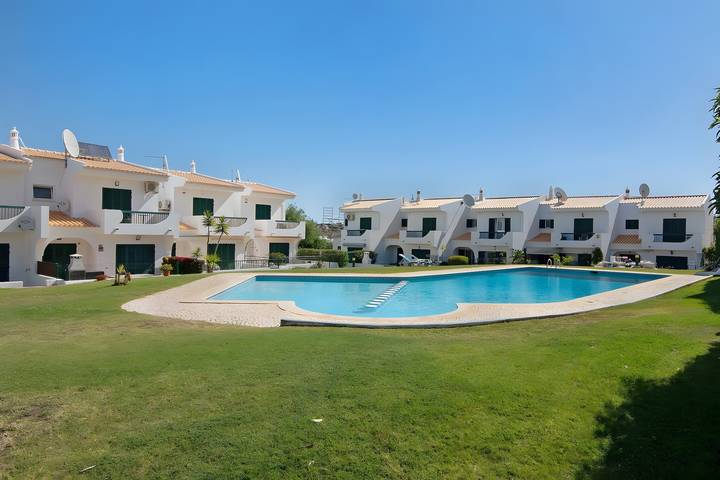 Villa for 6 people, with garden and balcony as well as children pool - 1