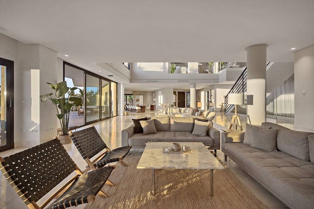 Luxurious villa with sea view and an amazing scenery in Sotogrande, San Roque