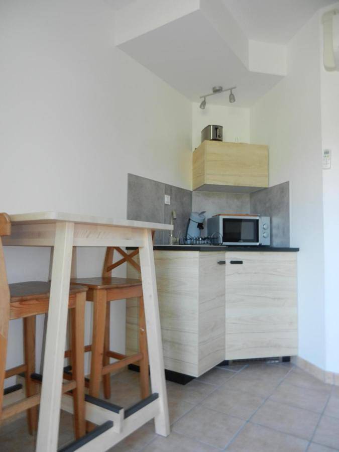 Gîte pour 2 personnes, avec jardin ainsi que vue et piscine à Mallemort - 2