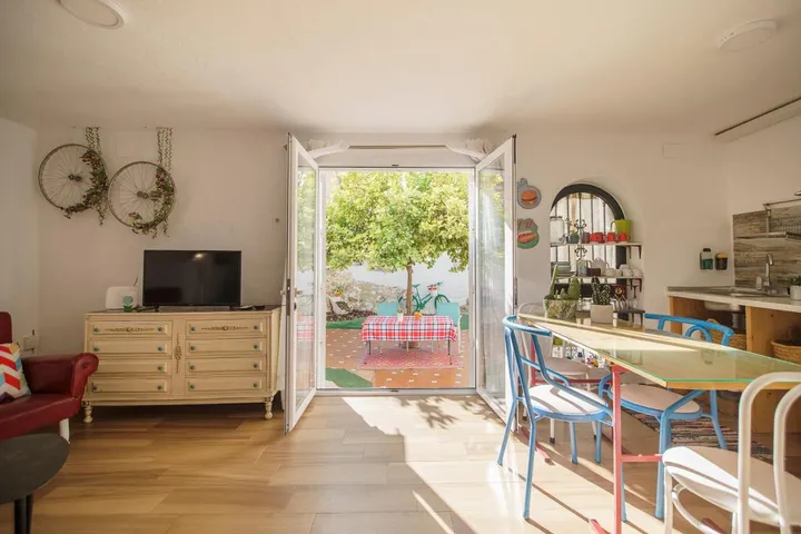 Holiday home for 6 people, with view and pool as well as garden - 1