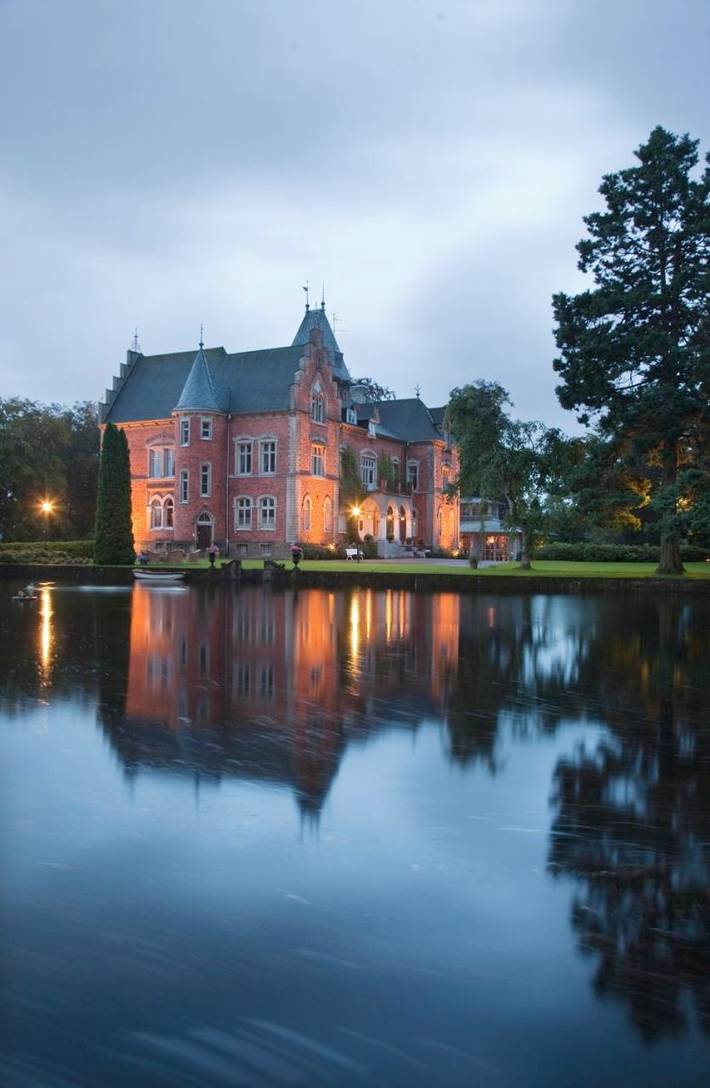 Hotel für 4 Personen, mit Terrasse und Whirlpool sowie Garten und Sauna in Lilla Edet