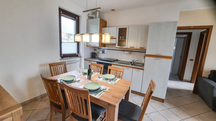Apartamento entero, Apartamento de vacaciones para 5 personas con piscina in Castello Valtravaglia, Castelveccana
