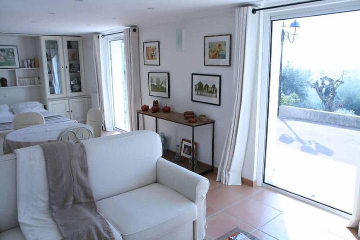 Location de vacances pour 2 personnes, avec jardin et terrasse à Saint-André-de-la-Roche - 4