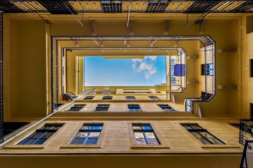 Entire apartment, Luxury 2 Bed 2 Bath Apartment, Sleeps 4, Central Budapest, Andrassy, Opera in Budapest, Central Hungary