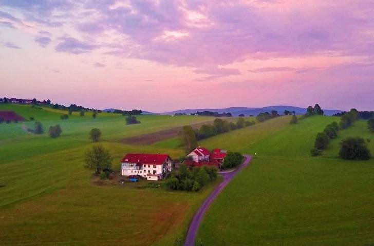 Ferienwohnung für 4 Personen, mit Balkon/Terrasse und Balkon sowie Terrasse und Garten in Freyung