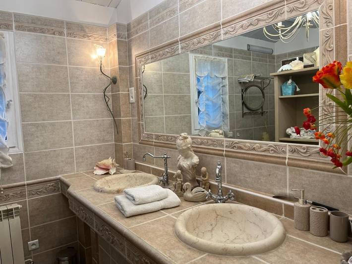 Gîte pour 4 personnes, avec piscine et jardin ainsi que terrasse et vue à Sernhac - 3