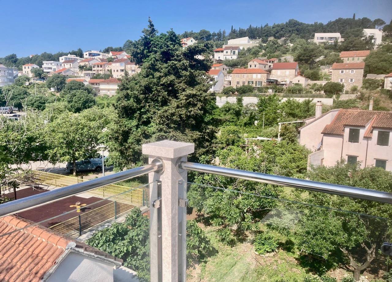 Ganze Wohnung, Ferienwohnung für 4 Personen mit Balkon in Sutivan, Brac