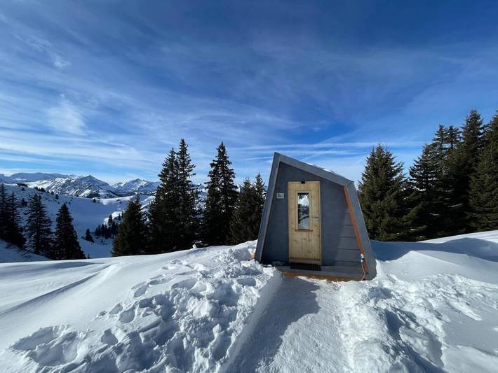 Camping für 2 Personen, mit Whirlpool und Terrasse sowie Sauna und Ausblick im Berner Oberland