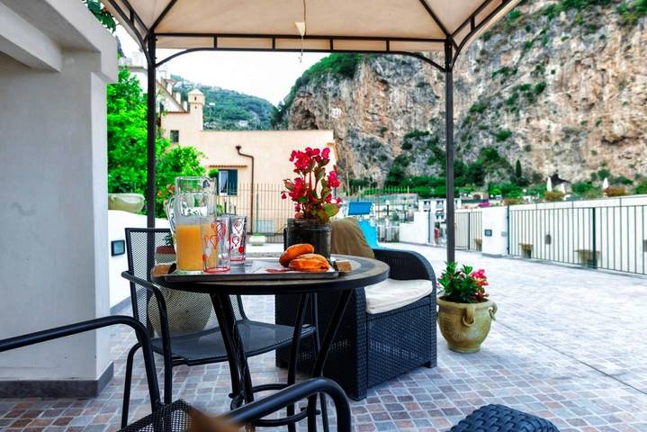 B&b per 4 persone, con Balcone e Idromassaggio nonché Terrazza e Panorama a Atrani