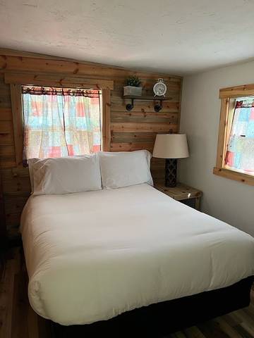 Vacation House for 2 Guests in Hungry Horse, Flathead National Forest, Picture 3
