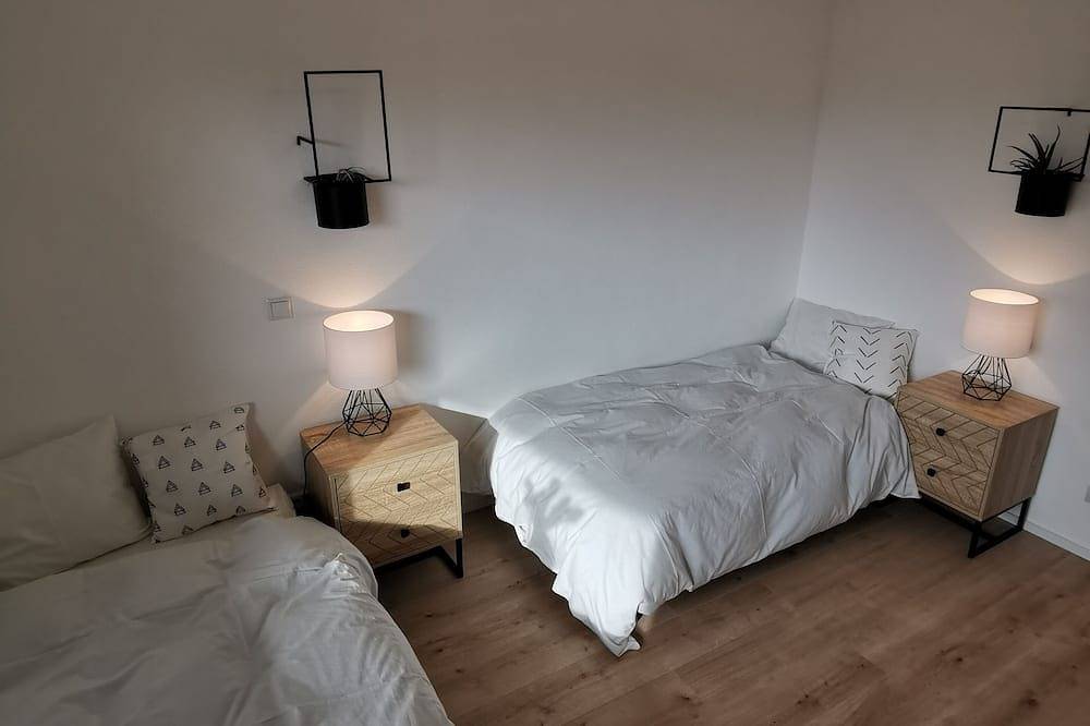 Ganze Wohnung, Einzigartige und moderne Ferienwohnung mit Designbad und Balkon in Petting, Rupertiwinkel