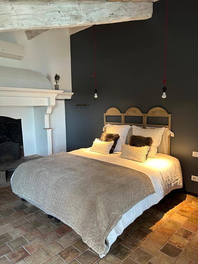 Chambre d’hôte pour 4 personnes, avec Terrasse ainsi que Jardin et Piscine