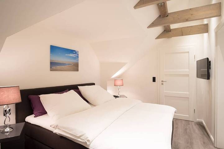 Norderdeich 17 - wunderschönes Reetdachhaus in toller Lage und großzügigem Grund in St. Peter-Ording, Eiderstedt