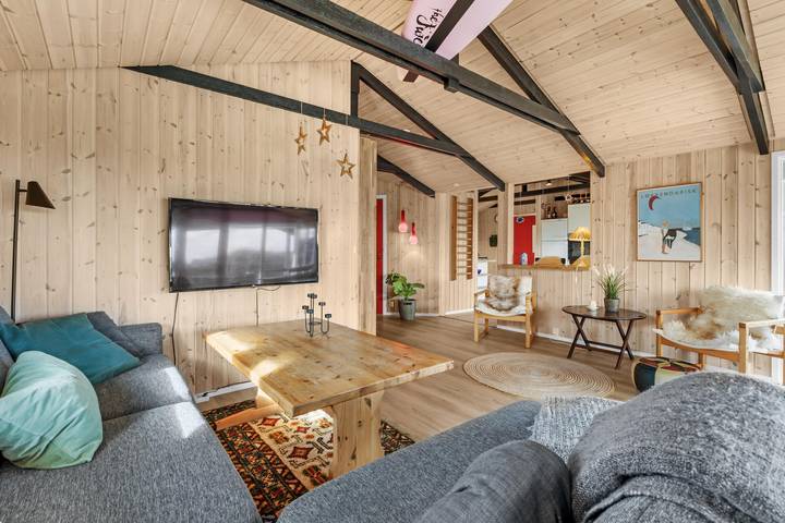 Ernavej 4A, Lovely Holiday Home for Rent in the First Dune Row in Løkken, Hjørring Kommune