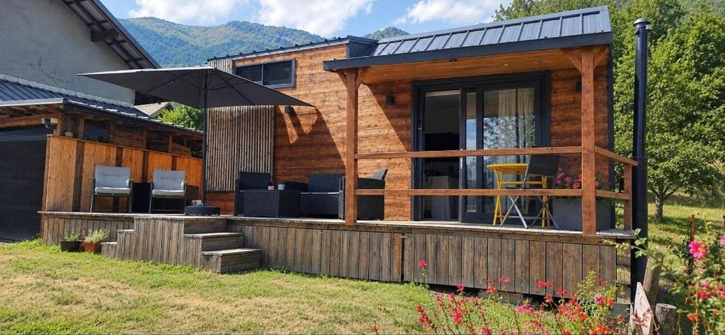Location de vacances pour 3 personnes, avec Balcon et Terrasse ainsi que Jardin et Vue à Verrens-Arvey