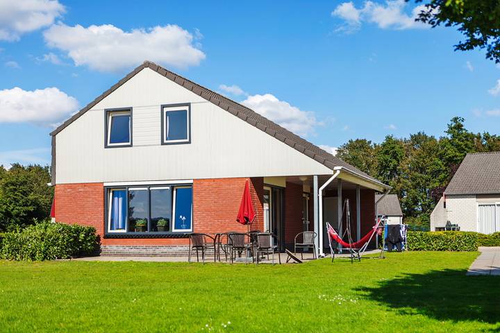 Bungalow für 10 Personen, mit Balkon/Terrasse und Sauna sowie Terrasse am Veluwemeer