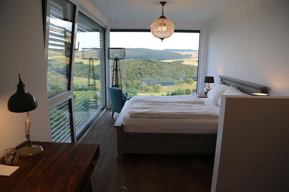Luxus-Neubau in Bestlage: Eifel, Nürburgring, A61, Panoramablick, Saunahaus in Niederdürenbach, Osteifel