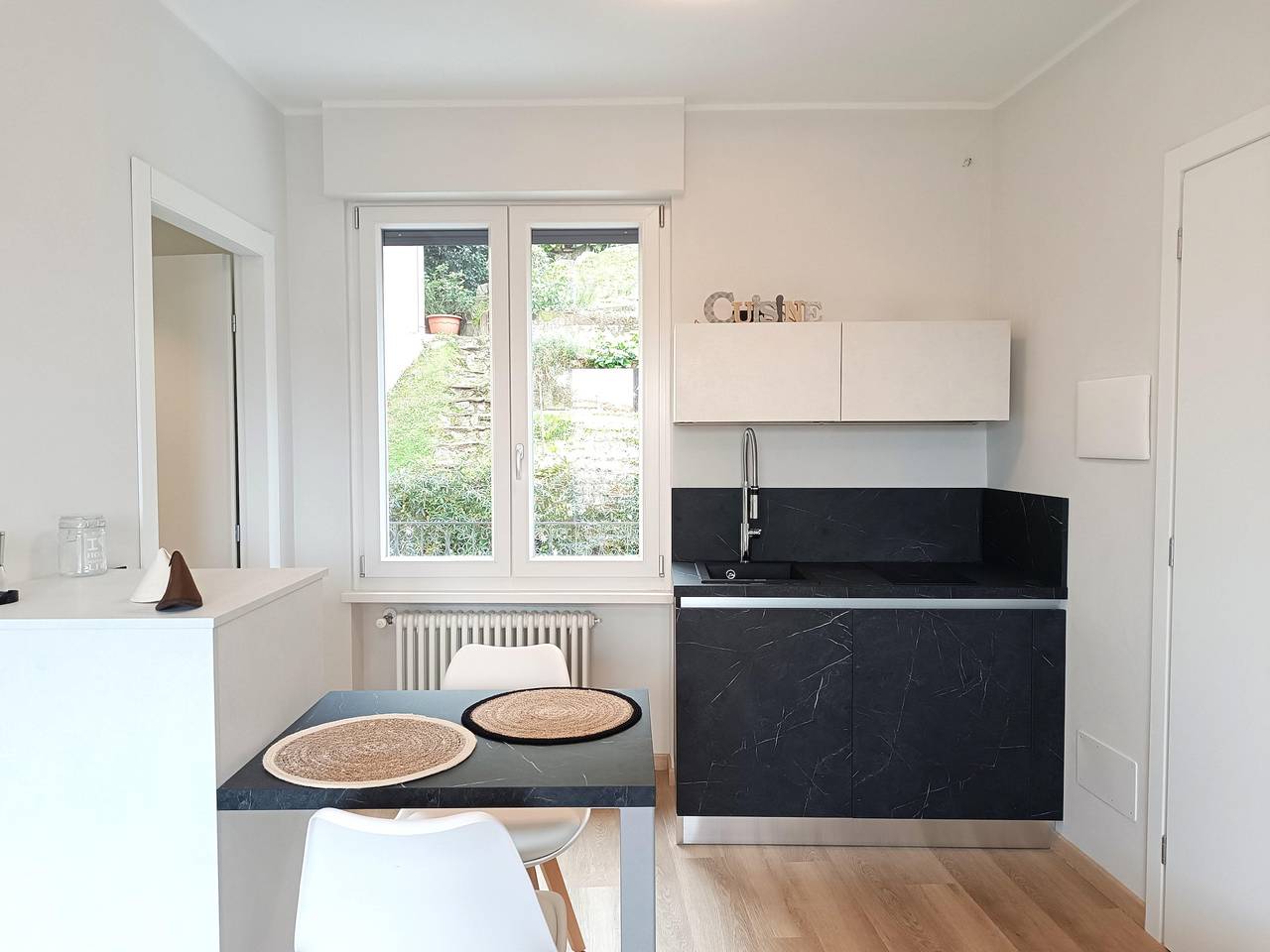 Ganze Wohnung, Ferienwohnung für 2 Personen mit Seeblick in Someraro, Comune di Stresa