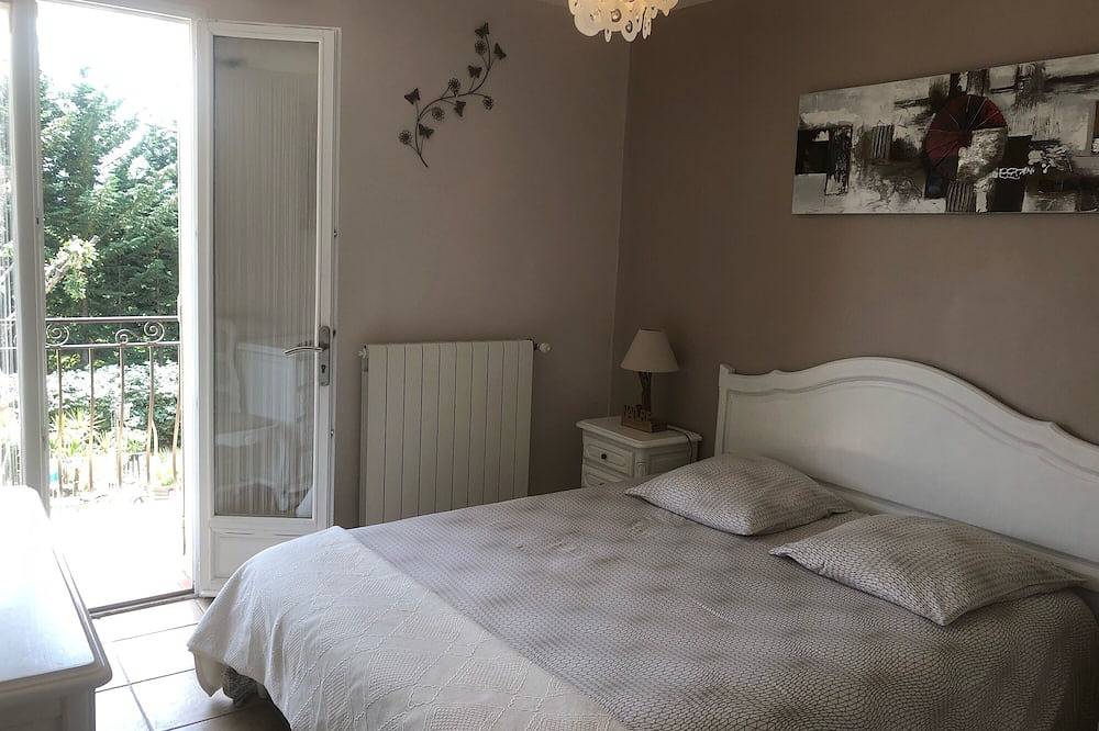 Magnificent family house With heated swimming pool,quiet ,close to the sea in Montauroux, Draguignan region