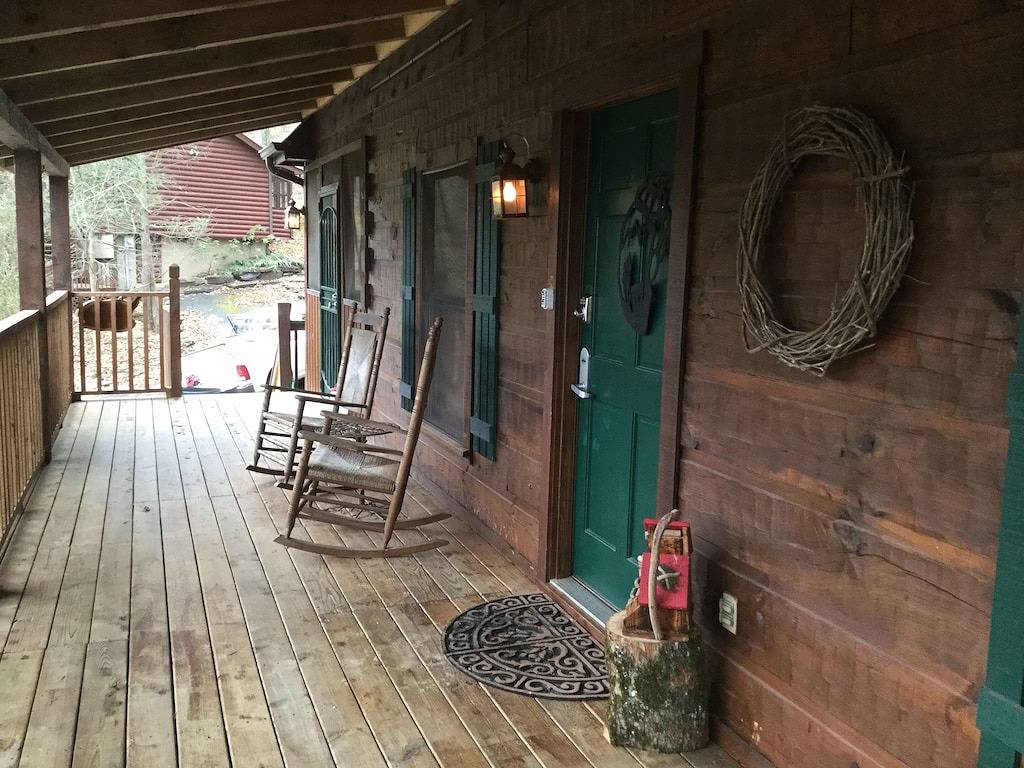 \"Bare Feet Cabin\" Ein gemütlicher romantischer Kurzurlaub Kostenloses Wlan / Whirlpool / Whirlpool / Kamin in Sevierville, Sevier County