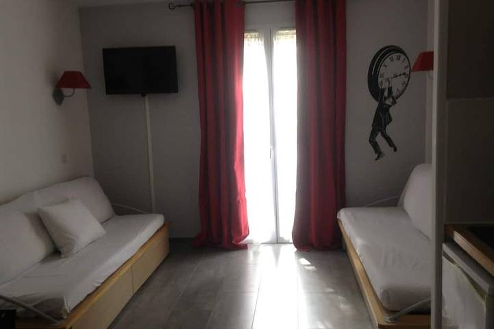Holiday apartment for 5 people, with pool and balcony - 1
