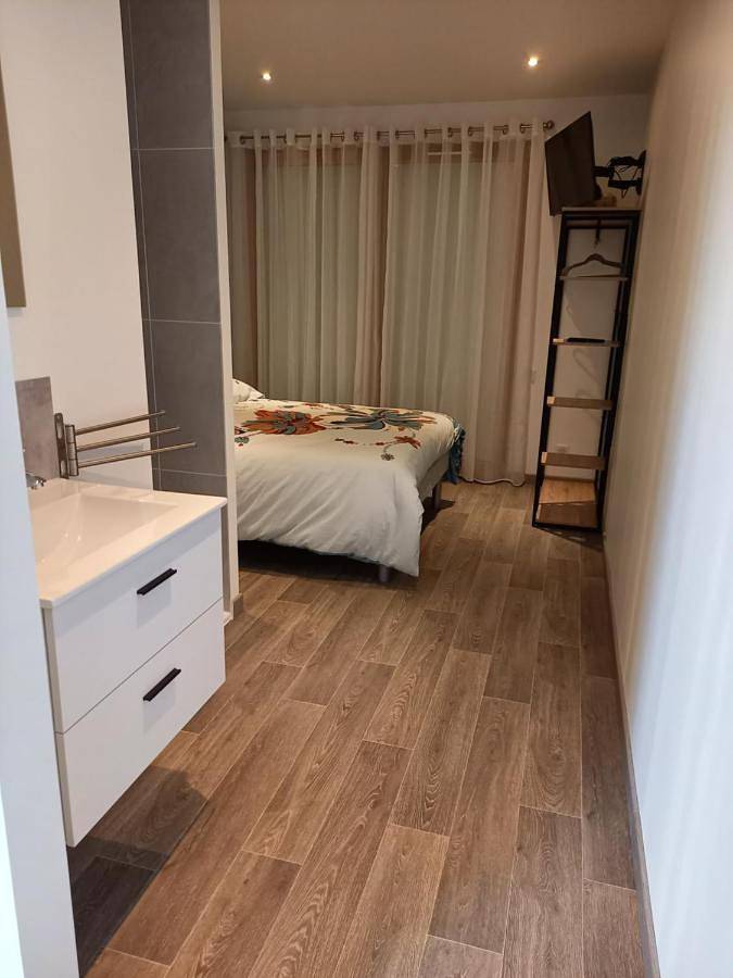 Location de vacances pour 2 personnes, avec terrasse et jardin à Saint-Claude-de-Diray - 3