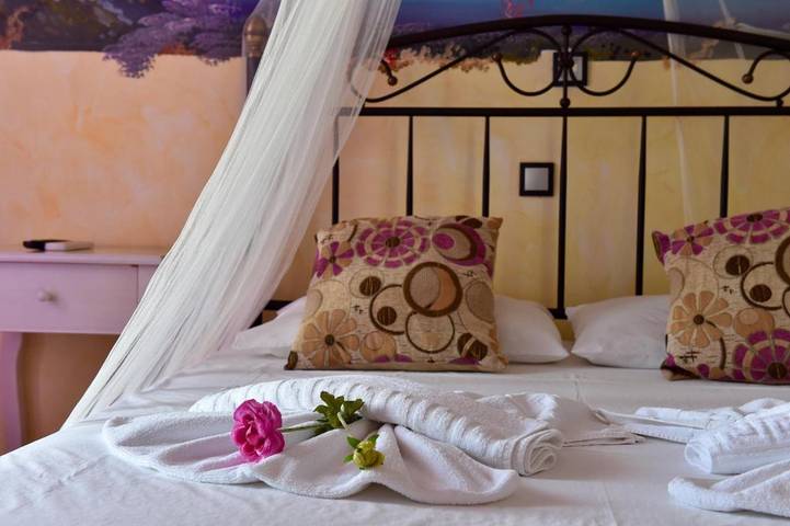 Hôtel pour 2 personnes, avec Balcon et Terrasse ainsi que Jacuzzi et Jardin dans Aliki - 2