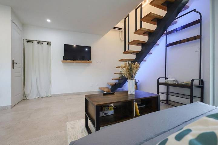 Gîte pour 4 personnes, avec jardin et vue à Chazey-sur-Ain