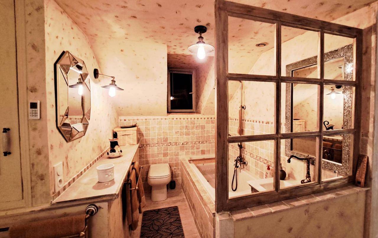 Cosy Chambre-Suite climatisée in Sancoins, Saint-Amand-Montrond