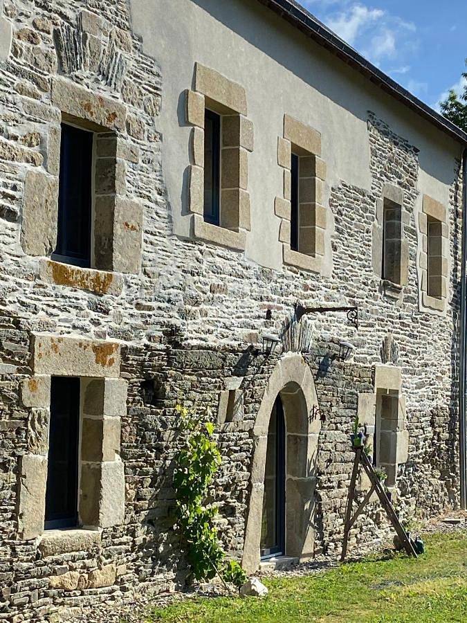 Location de vacances pour 2 personnes, avec Terrasse ainsi que Jardin et Vue à Remungol