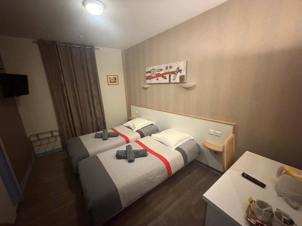 Twin Room in Gueugnon, Région de Charolles