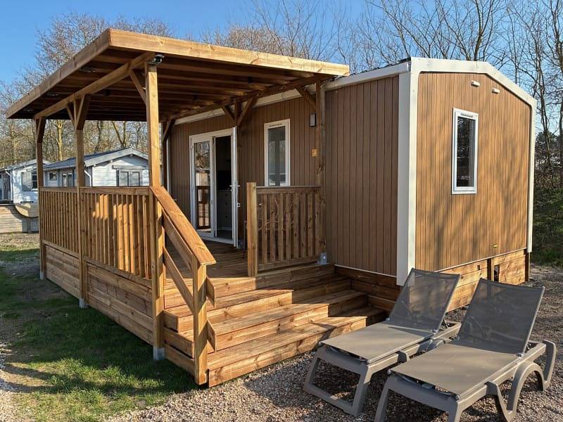 Rcn Toppershoedje — Mobil home de Zeerob nr. 1 in Ouddorp, Goeree-Overflakkee
