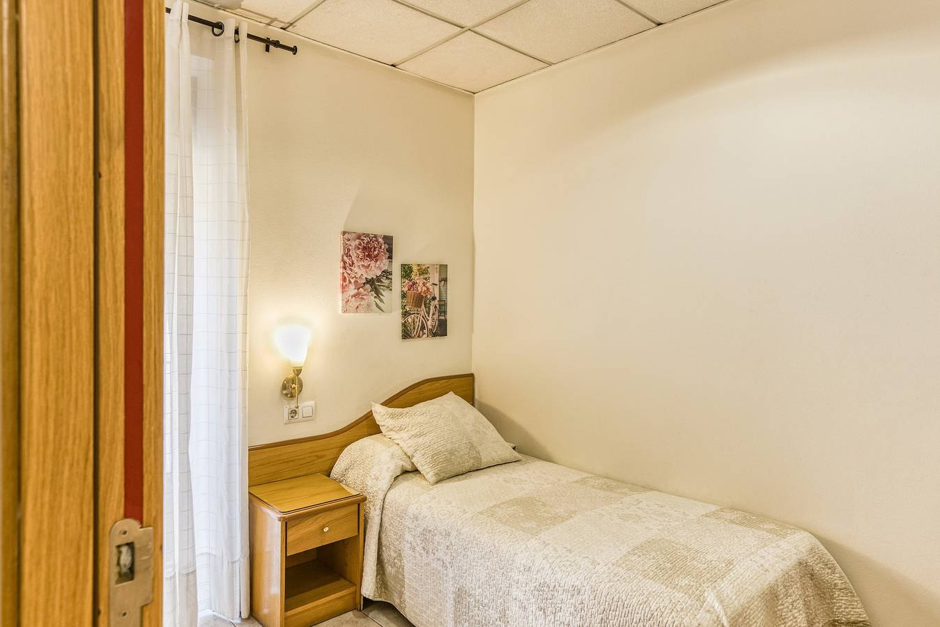 Single Room at Hostal Barretina in Figueres, Upper Empordà