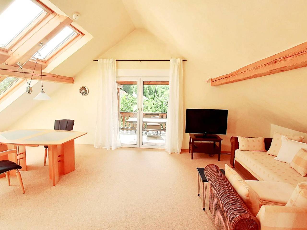 Ganze Ferienwohnung, Hannas Haus - Appartement/Fewo, Dusche und Bad, Wc, 1 Schlafraum in Fischbach bei Dahn, Landkreis Südwestpfalz