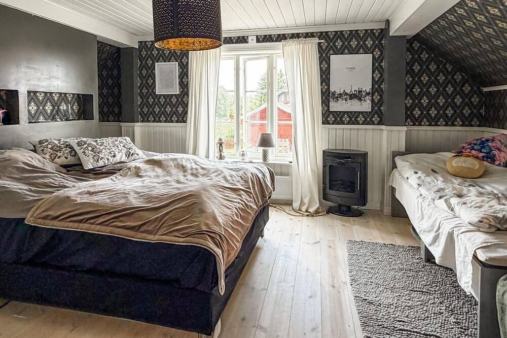 Gorgeous home in Djurås with Wifi in Dalarna