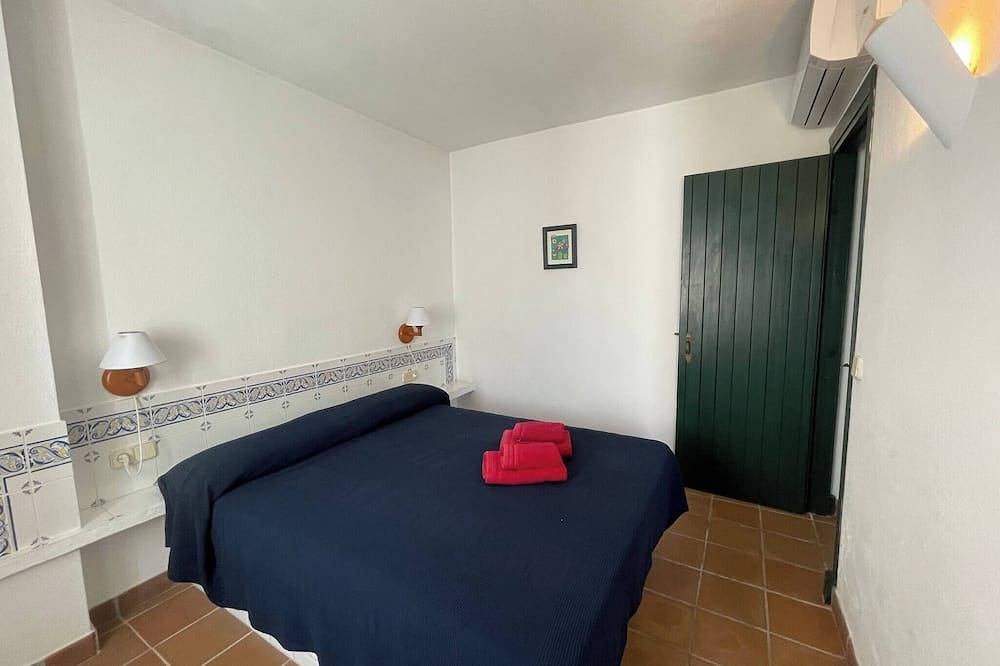 Entire apartment, Spectacular views on the first line of the sea in Fornells, Es Mercadal